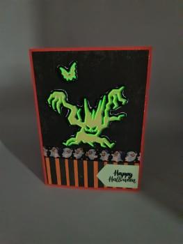 Halloween Grußkarte im Leuchtendes Grünes Monster-Design